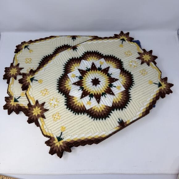 Kitchen Other - VTG Placemats Quilted Star Needlepoint Set of 4 Retro 70s Kitchen Table TULIPS